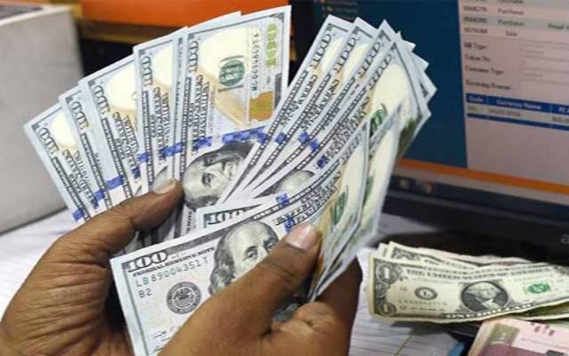  ڈالر 10 ماہ کی بلند ترین سطح پر، قیمت 165 روپے سے تجاوز