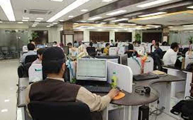 کورونا ویکسی نیشن نہ کرانے والے افسران و ملازمین کے گرد گھیرا تنگ