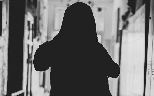  گن پوائنٹ پرلیڈی سب انسپکٹر کیساتھ زیادتی کا ہولناک واقعہ