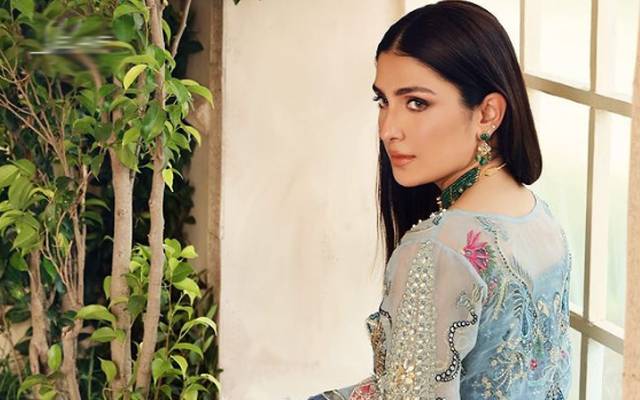 عائزہ خان کی دلہن کا روپ دھارے تصاویر سامنے آگئیں 