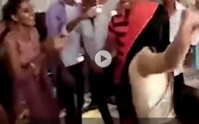 استادکی طالبات کے سامنے ڈانس کرتے قابل اعتراض ویڈیو