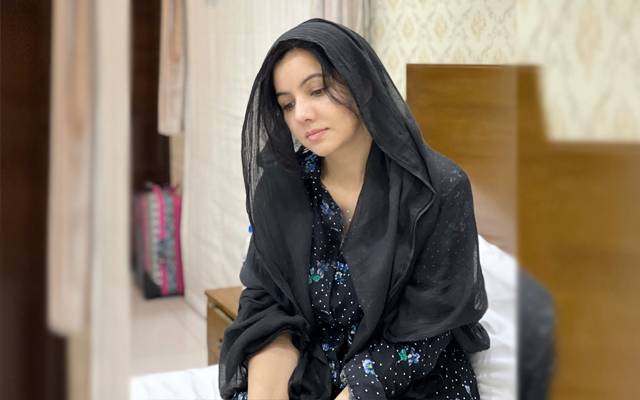 رابی پیرزادہ کارحادثے کا شکار؛ کس حال میں؟ تصاویر سامنے آگئیں