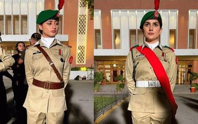   کبریٰ خان اور سجل علی  کی آرمی یونیفارم زیب تن کئے تصاویر وائرل