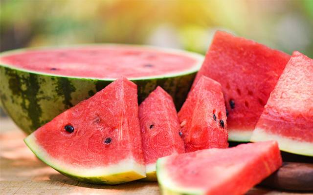 تربوز کے چھلکے کے فوائد جان کر  عقل دنگ رہ جائے گی