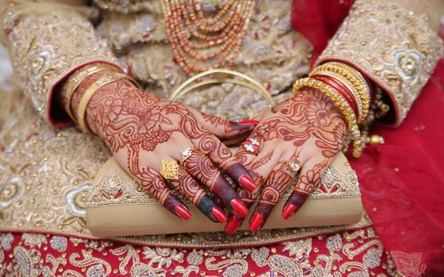 نئی نویلی دلہن نے سسرال جاتے ایسا کام کیا کہ دلہے کے ہوش اڑ گئے