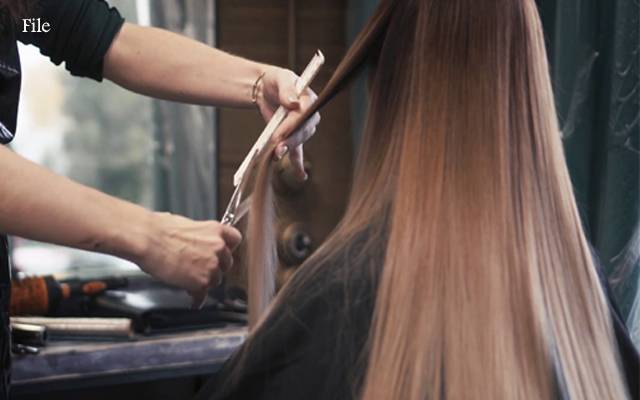 Model Hair cutting