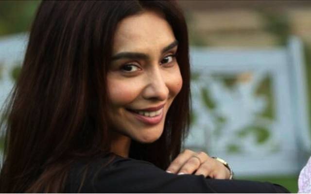 Actress Maira Khan faces criticism for insulting the word 