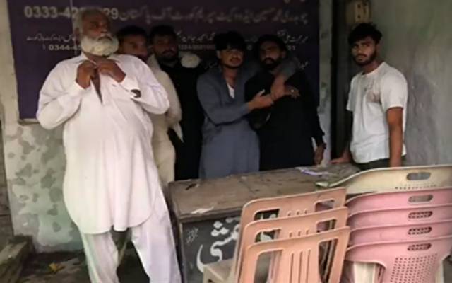 Fight between effective and defective party