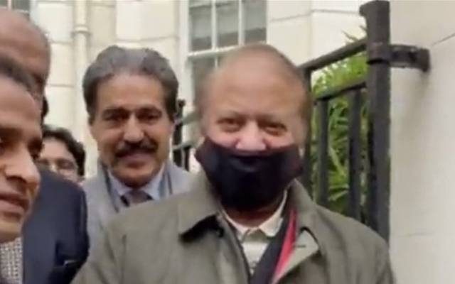 Nawaz Sharif Wearing Mask