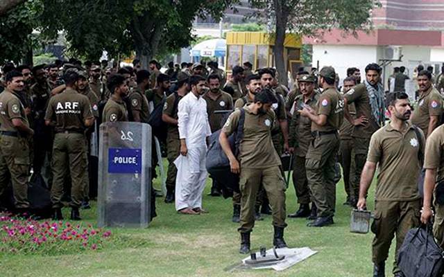 Lahore police unarmed