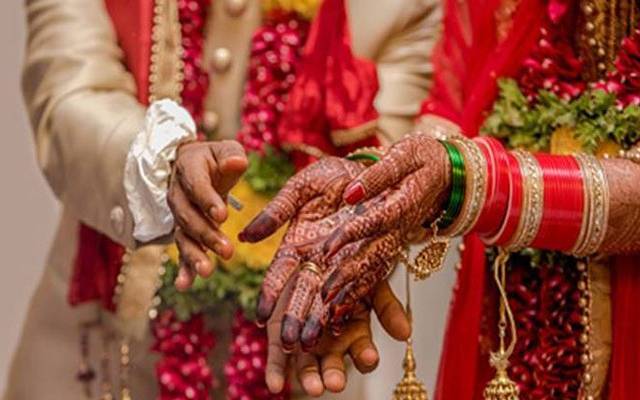 انوکھا شوہر۔۔بیوی کی شادی اسکے دوست سے کرا دی