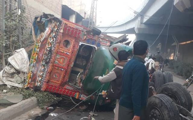 Truck Accident at ferozepur road Lahore