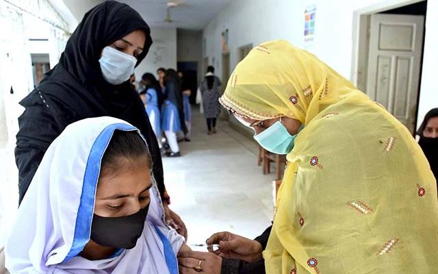 corona vaccination of school students pakistan