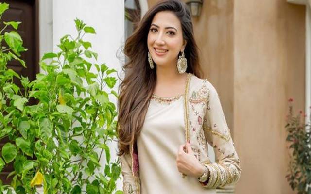 actress Aimen Saleem like