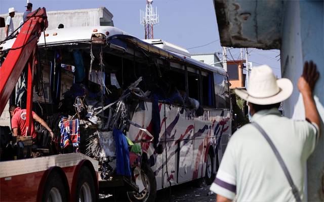 At least 19 killed in bus crash in central Mexico