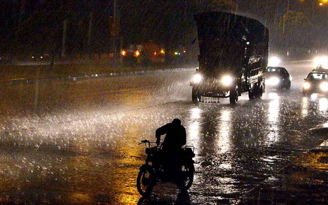 Heavy Rain In Lahore