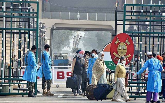 Hindu pilgrims at Wagha Border