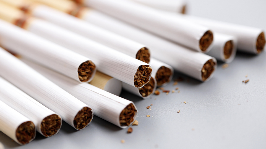 نیوزی لینڈ نے کن شہریوں پر سگریٹ نوشی پر تاحیات پابندی لگا دی؟