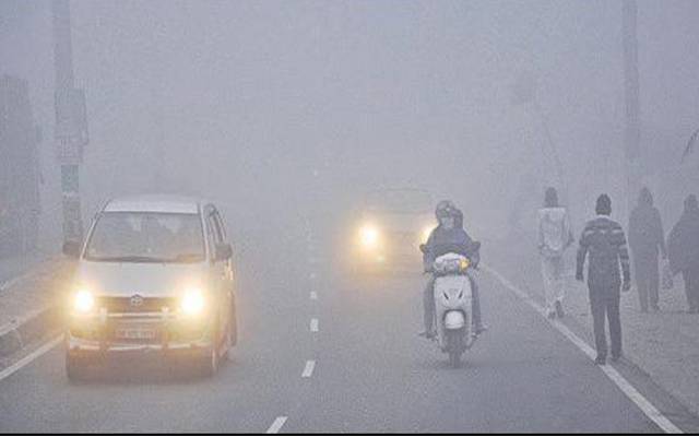  پنجاب کے مختلف علاقوں میں دھند کے ڈیرے