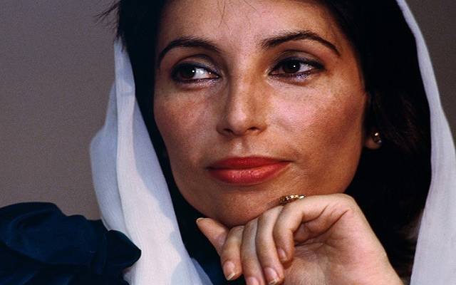  جس دھج سے کوئی مقتل میں گیا۔۔ وہ شان سلامت رہتی ہے 