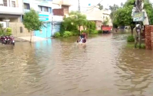 مسلسل بارش کےباعث شہر کے نشیبی علاقے زیر آب آگئے