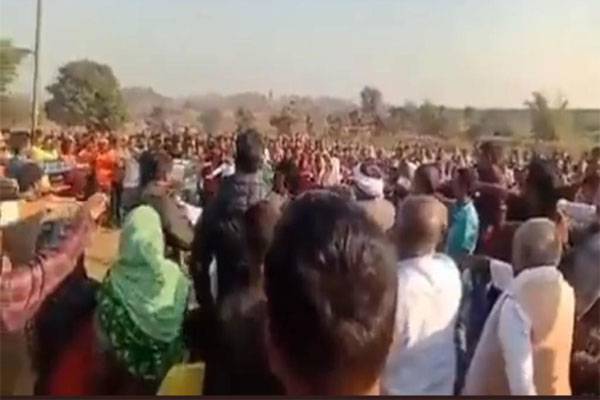 بھارت میں انتہا پسندوں نے مسلمانوں کے بائیکاٹ کا حلف لے لیا