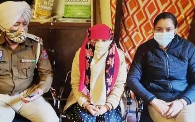 woman falls in love with Pakistani man