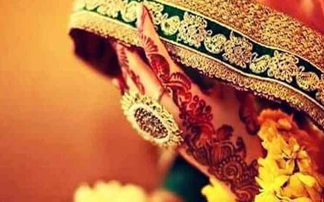 Groom divorces bride