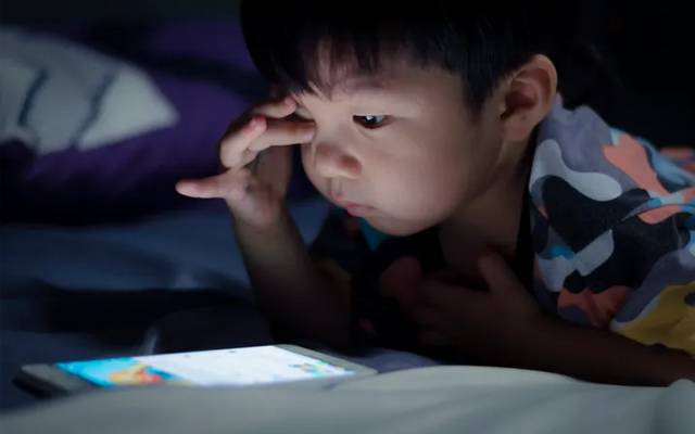 Kid online shopping