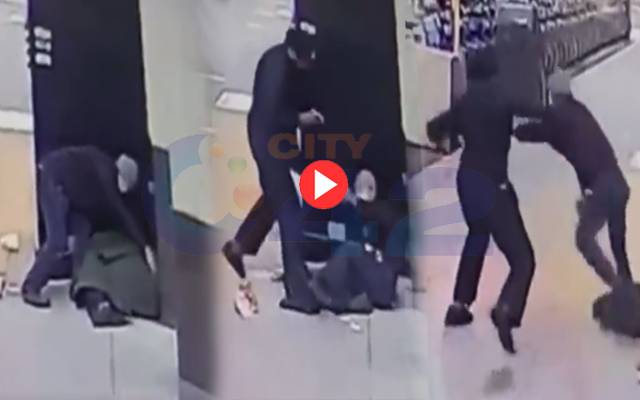 Man try to Help Homeless man