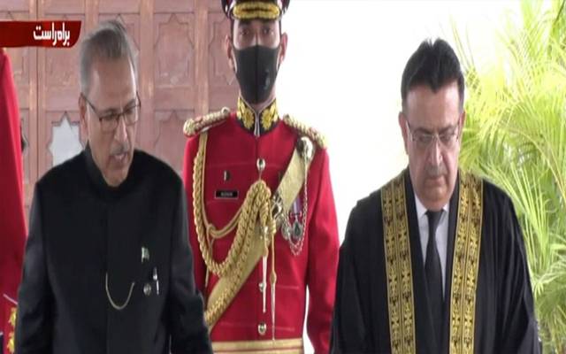 جسٹس عمرعطا بندیال نے ”چیف جسٹس آف پاکستان” کا حلف اٹھالیا