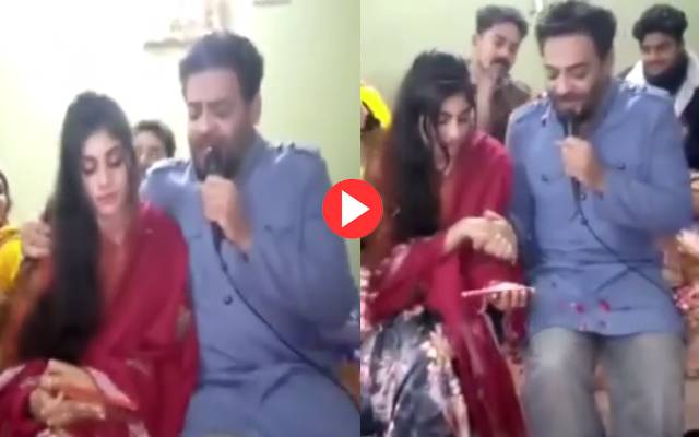 Amir Liaqat Singing song for his wife
