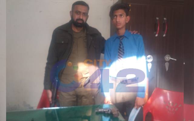 Police arrested Pistol found in Student\'s Bag