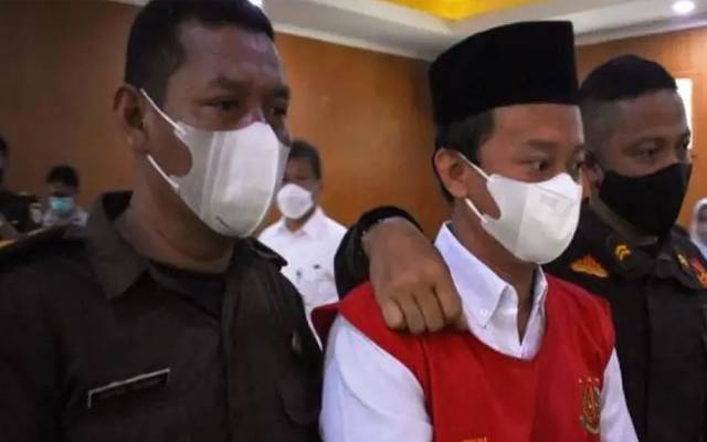  Indonecia teacher raped students