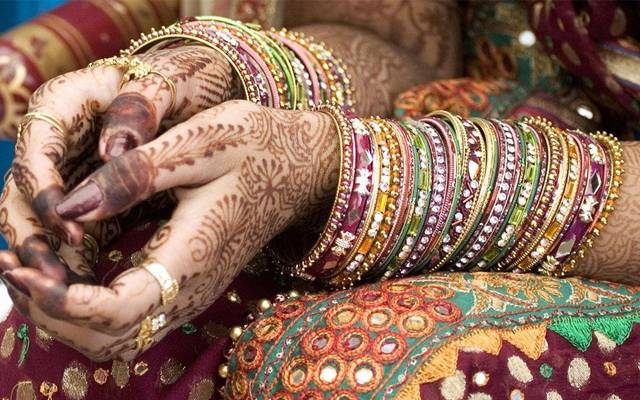 Marriage procession,India,Bride,Uncoscious