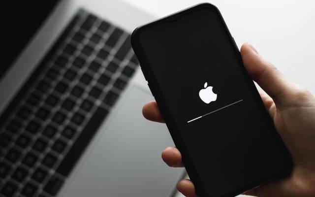 آئی فون کی نئی اپ ڈیٹ نے صارفین کو مشکل میں ڈال دیا