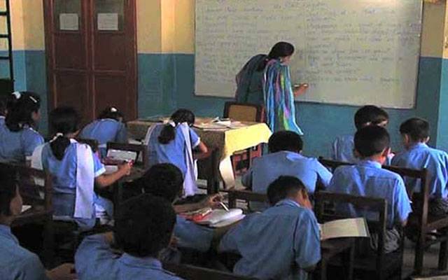 سکول ایجوکیشن ڈیپارٹمنٹ نےاڑھائی ہزار اساتذہ نوکریوں سے فارغ کردیا