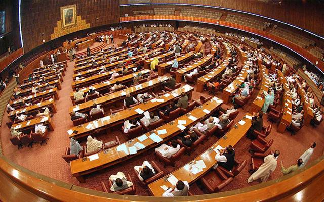 تحریک انصاف کے 123 اراکین قومی اسمبلی کے استعفے منظور