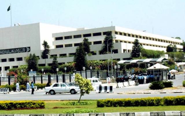 وفاقی بیورو کریسی میں متعدد اعلیٰ افسران کے تقرر و تبادلے