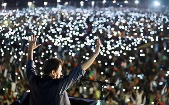 عمران خان کی کال پر لاہور میں بھی کھلاڑیوں کا جم غفیر