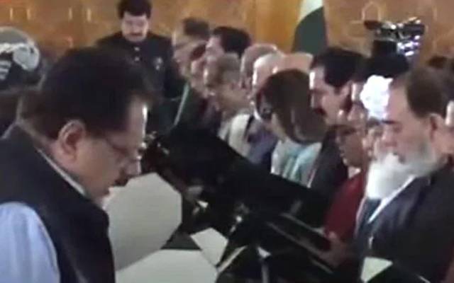 وزیراعظم شہباز شریف کی کابینہ نے حلف اٹھالیا