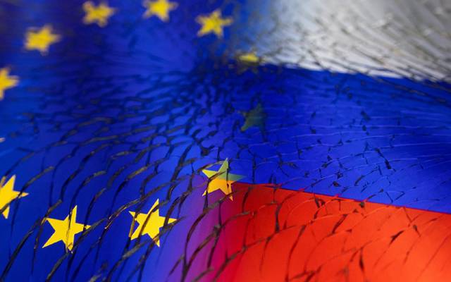 EU&Russain flags