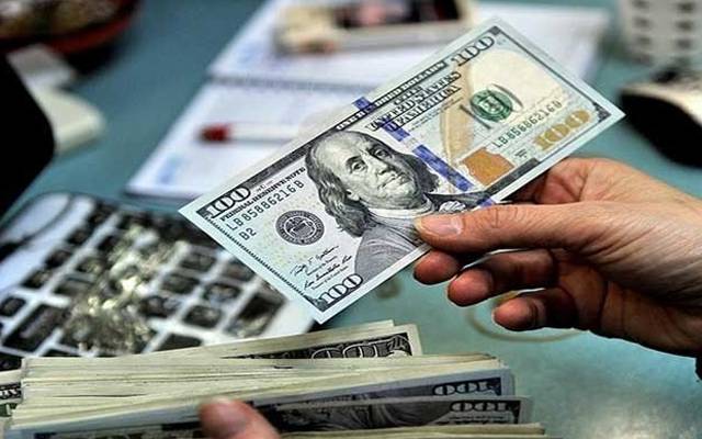کاروبار کے آغازپر ڈالر کی قدر میں نمایاں اضافہ