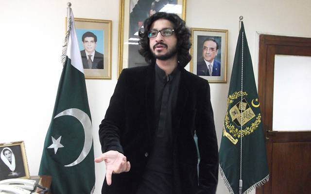 ڈپٹی سپیکر سردار دوست محمد مزاری بڑی مشکل میں پھنس گئے