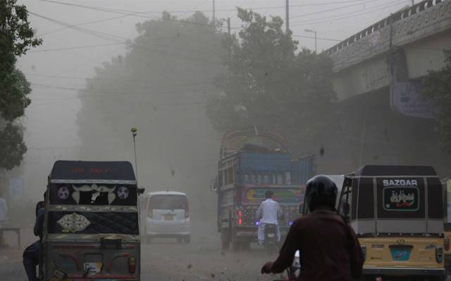 strong winds in lahore