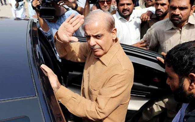 وزیراعظم کا بغیر پروٹوکول لاہور کے مختلف علاقوں کا دورہ