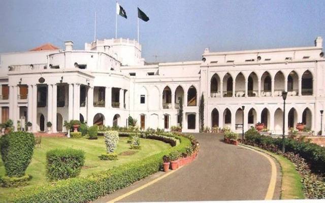 پنجاب میں رات گئے بڑے پیمانے پر انتظامی تبدیلیاں