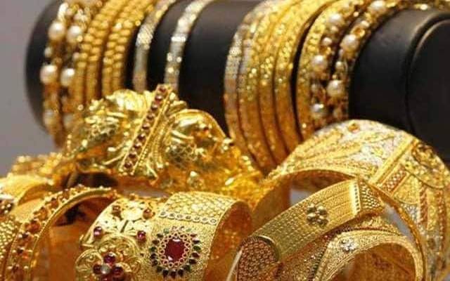  سونے کا بھاؤ 5 ڈالر کم، فی تولہ کتنے کا ہوگیا؟