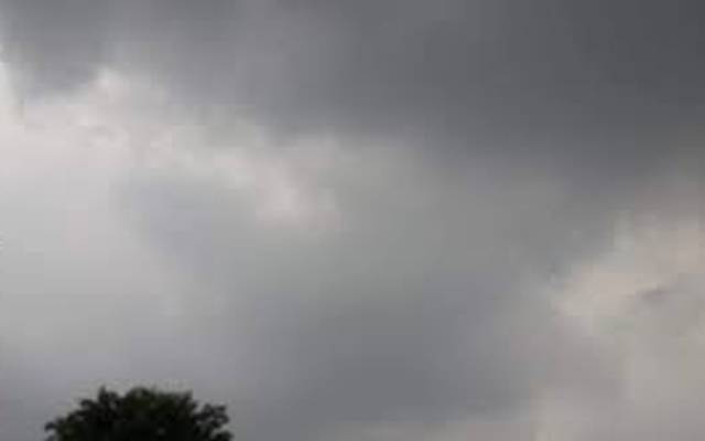 strong wind,Lahore,rain,Jail road,ferozpur road