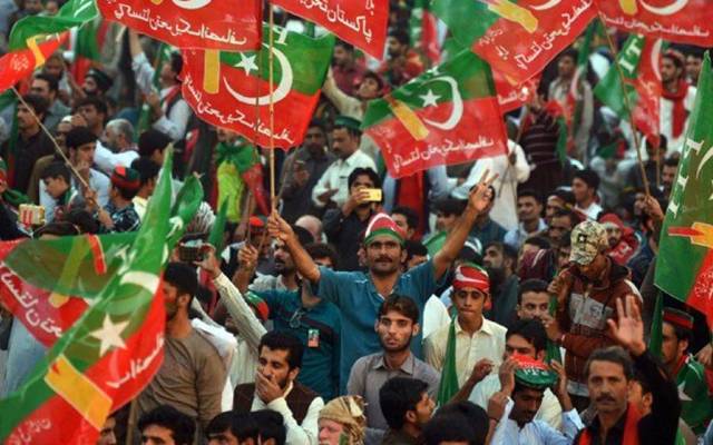 پی ٹی آئی کے لانگ مارچ سے قبل حکومت نے بڑا فیصلہ کرلیا